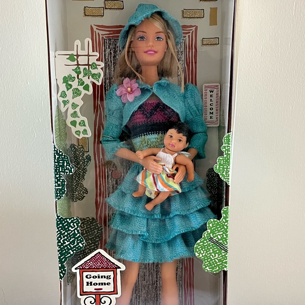 NIB Barbie Going Home 5th Edition - Picture 2 of 4